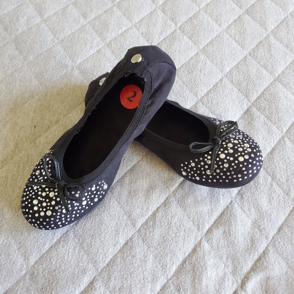 ⭐4/$20 Stuart Weitzman Girls Flats Size 2